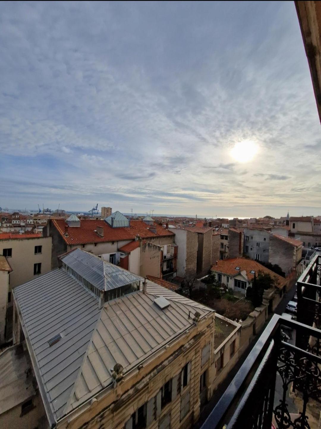 Bel Lumineux Avec Vue En Centre-ville Appartement *